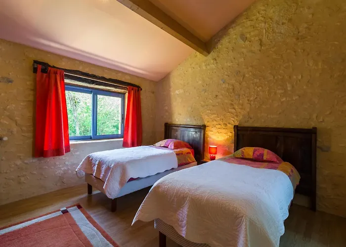 Poolside Haven In Salles * Larzac